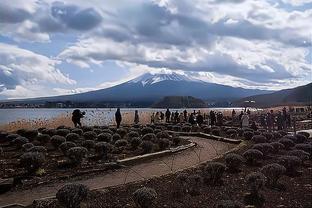 太硬！里夫斯末节和加时砍16分7板5助 全场29分14板10助2帽